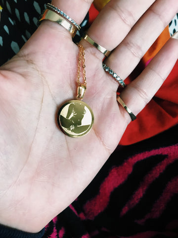 Charm Necklace - Vagina (Gold)